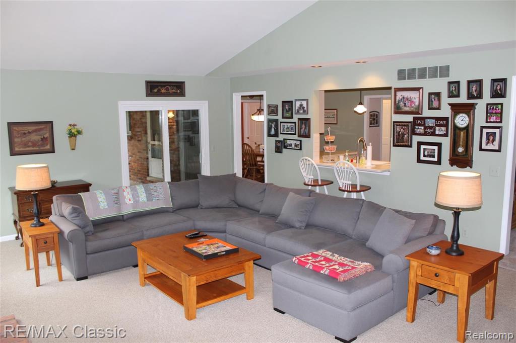 41315 Coventry Road Novi, MI 48375 - Photo 4 of 38