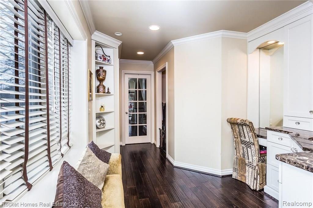 4787 South Valleyview Road West Bloomfield, MI 48323 - Photo 14 of 40 Gallery Image 14