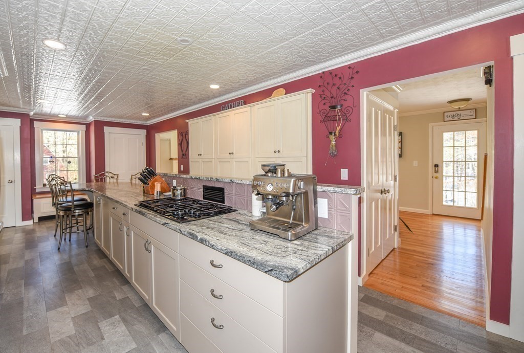 29 Nashua Road Groton, MA 01450 - Photo 4 of 30 Gallery Image 4