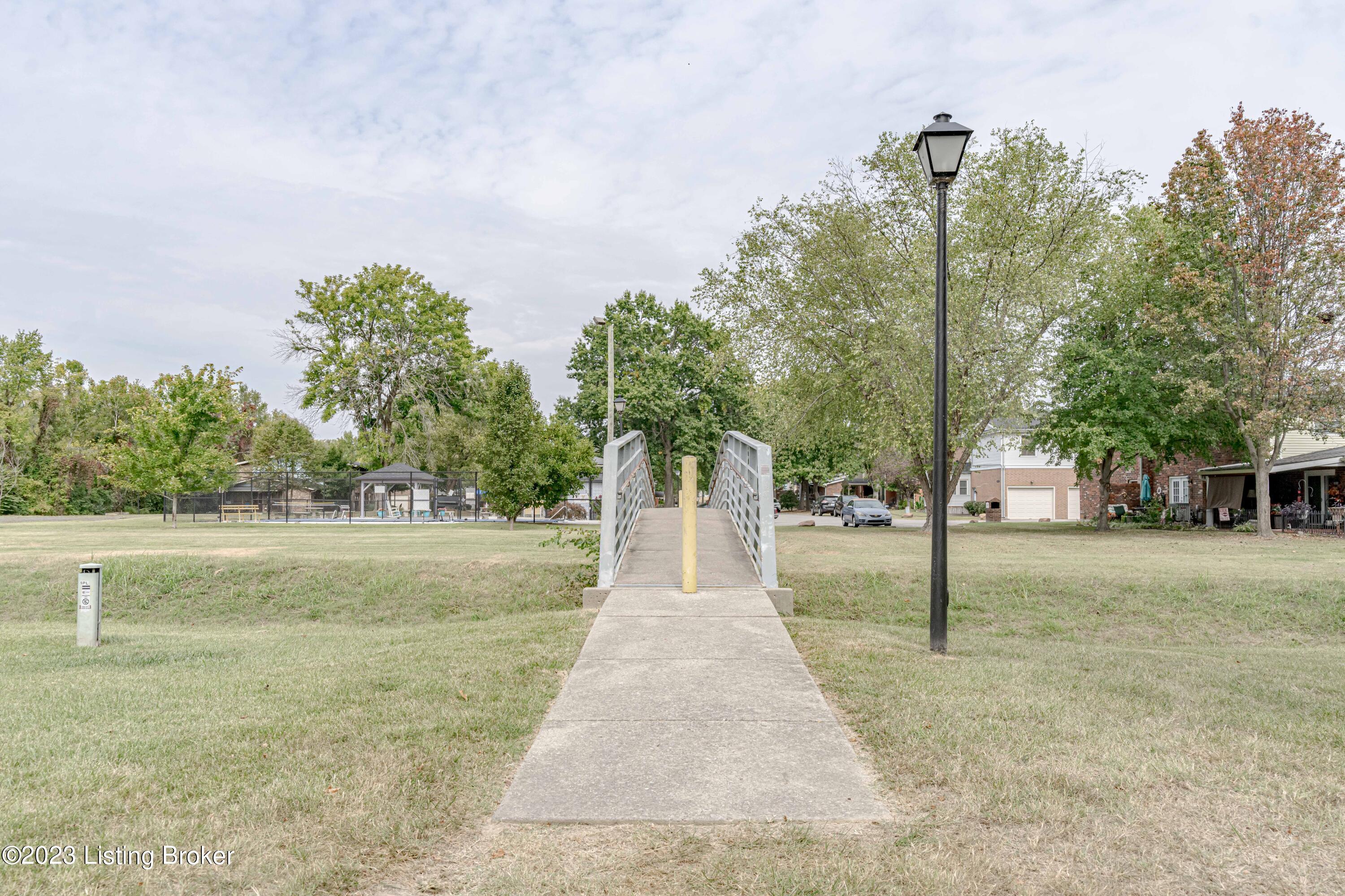 3033 Fordhaven Road Louisville, KY 40214 - Photo 47 of 49 DSC05276