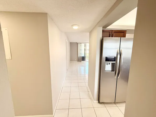 $3,000 | 2929 South Ocean Boulevard, Unit 406, Boca Raton, FL 33432