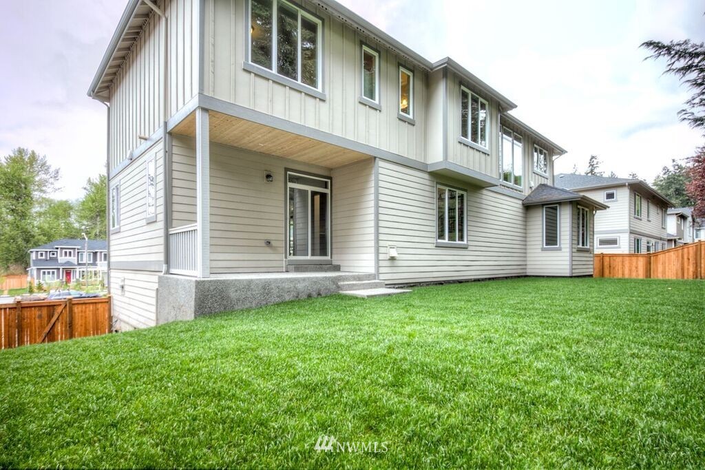 10011 Northeast 147th Street Bothell, WA 98011 - Photo 9 of 22