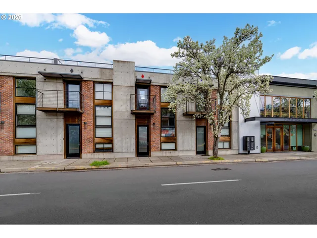 $1,100,000 | 306 Columbia Street, Hood River, OR 97031