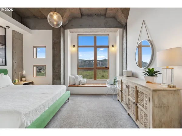 $1,050,000 | 306 Columbia Street, Hood River, OR 97031