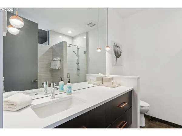 $1,050,000 | 306 Columbia Street, Hood River, OR 97031