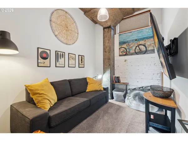$1,050,000 | 306 Columbia Street, Hood River, OR 97031