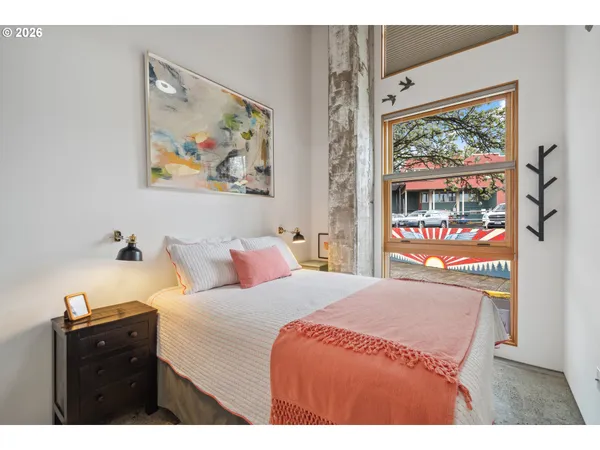 $1,050,000 | 306 Columbia Street, Hood River, OR 97031