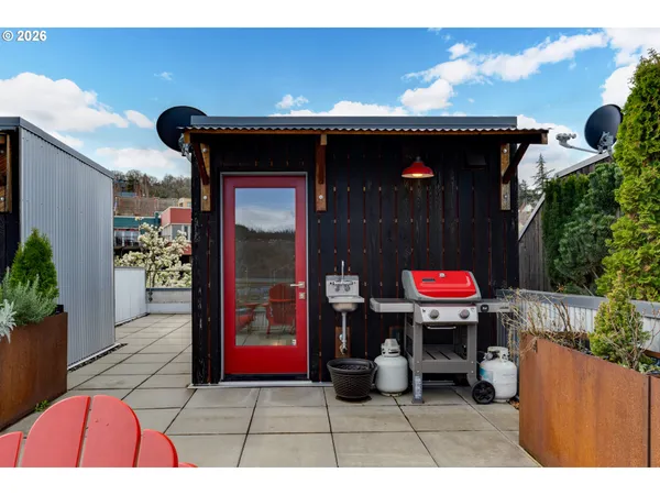$1,050,000 | 306 Columbia Street, Hood River, OR 97031