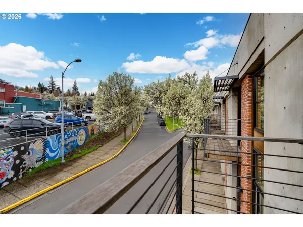 $1,050,000 | 306 Columbia Street, Hood River, OR 97031