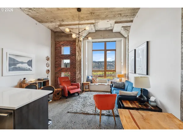 $1,050,000 | 306 Columbia Street, Hood River, OR 97031