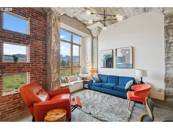 $1,050,000 | 306 Columbia Street, Hood River, OR 97031