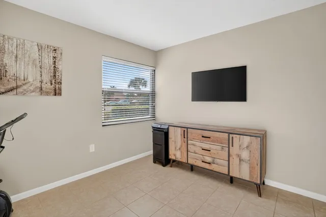 $299,000 | 1544 Mainsail Drive, Unit 10, Naples, FL 34114