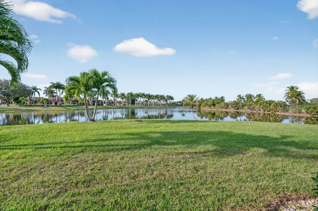 $299,000 | 1544 Mainsail Drive, Unit 10, Naples, FL 34114