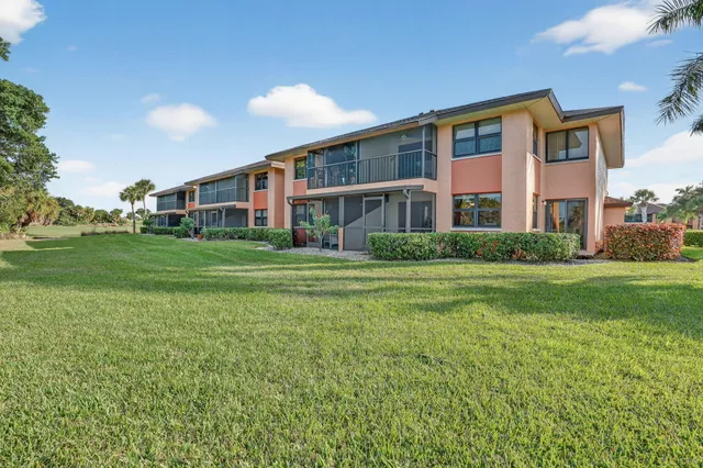 $299,000 | 1544 Mainsail Drive, Unit 10, Naples, FL 34114