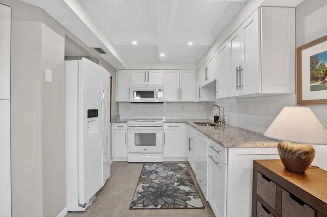 $299,000 | 1544 Mainsail Drive, Unit 10, Naples, FL 34114