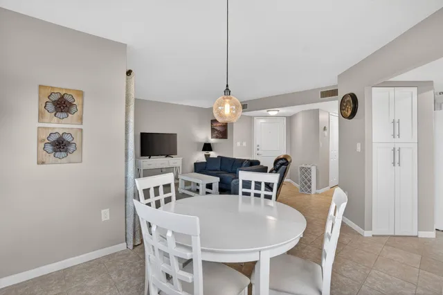 $299,000 | 1544 Mainsail Drive, Unit 10, Naples, FL 34114