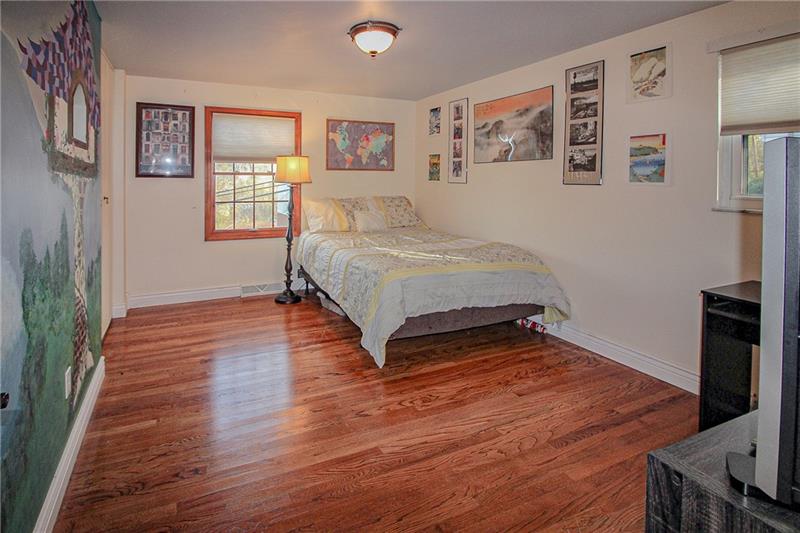 1638 Wise Road Carnegie, PA 15106 - Photo 19 of 25 Gallery Image 19