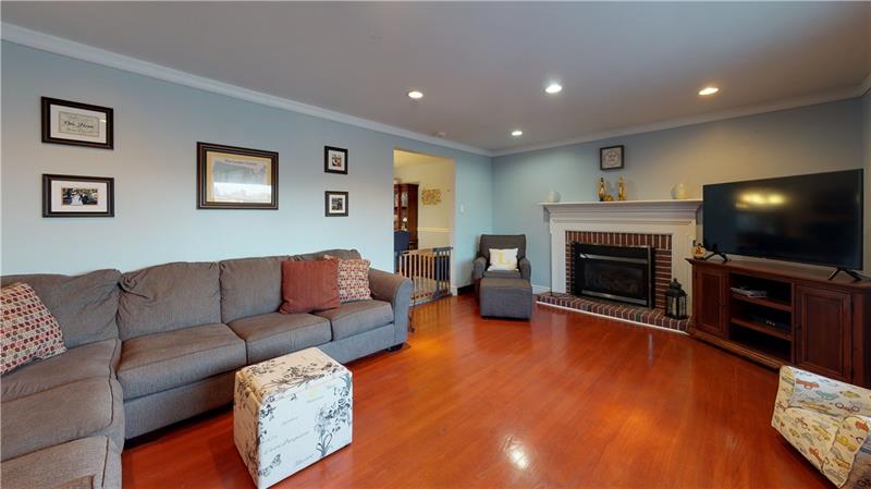 1638 Wise Road Carnegie, PA 15106 - Photo 3 of 25 Gallery Image 3