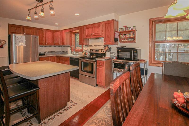 1638 Wise Road Carnegie, PA 15106 - Photo 6 of 25 Gallery Image 6
