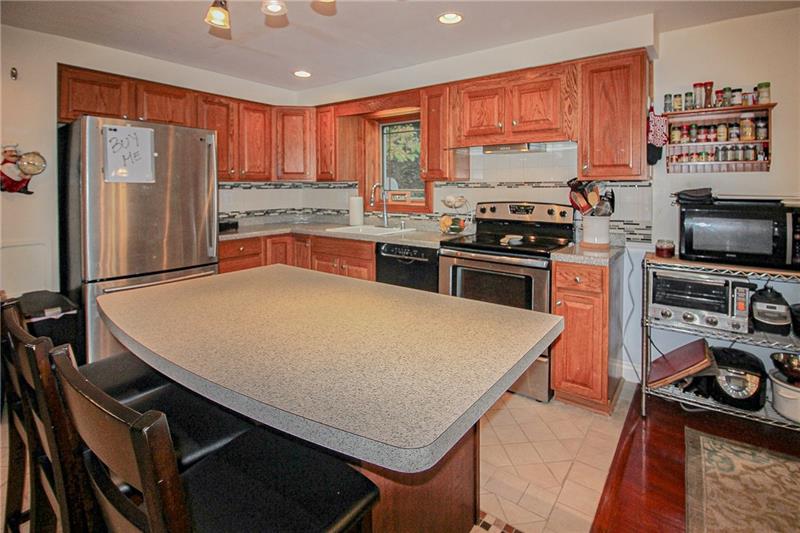 1638 Wise Road Carnegie, PA 15106 - Photo 9 of 25 Gallery Image 9