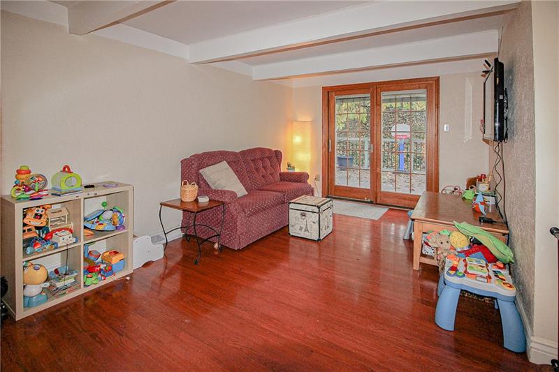 1638 Wise Road Carnegie, PA 15106 - Photo 10 of 25 Gallery Image 10