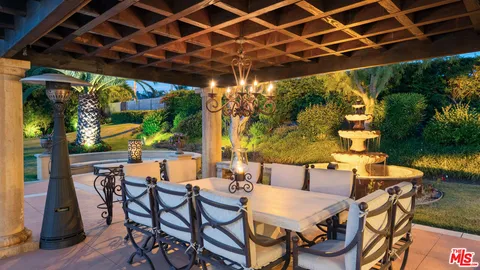 $6,750,000 | 28855 Via Venezia, Malibu, CA 90265