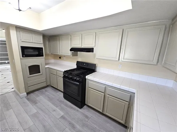 $2,195 | 676 Cervantes Drive, Henderson, NV 89014