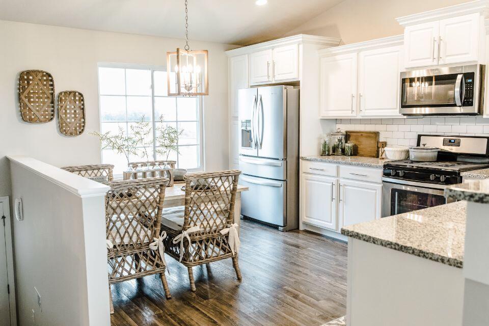 58564 Pond View Lane Three Rivers, MI 49093 - Photo 5 of 20 GF2001-i2060-Kitchen1
