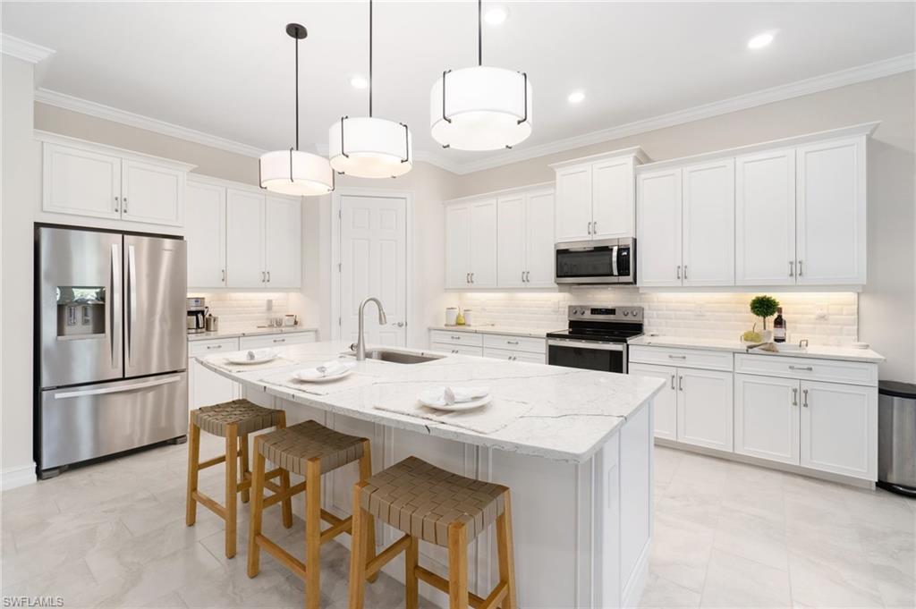 28113 Captiva Shell Loop Bonita Springs, FL 34135 - Photo 3 of 45