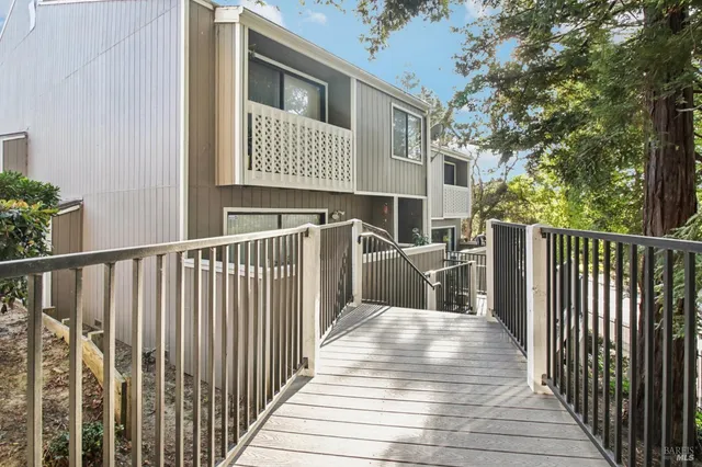 $299,000 | 165 Oddstad Drive, Unit 10, Vallejo, CA 94589