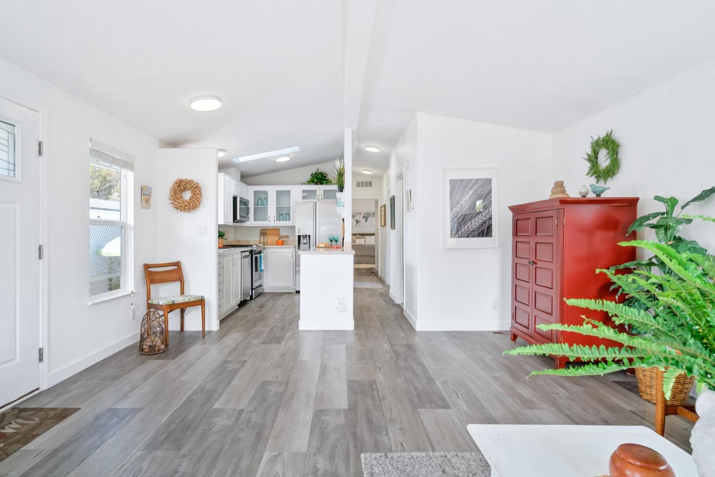 100 North Rodeo Gulch Road, Unit 65 Soquel, CA 95073 - Photo 10 of 33 a view of a living room