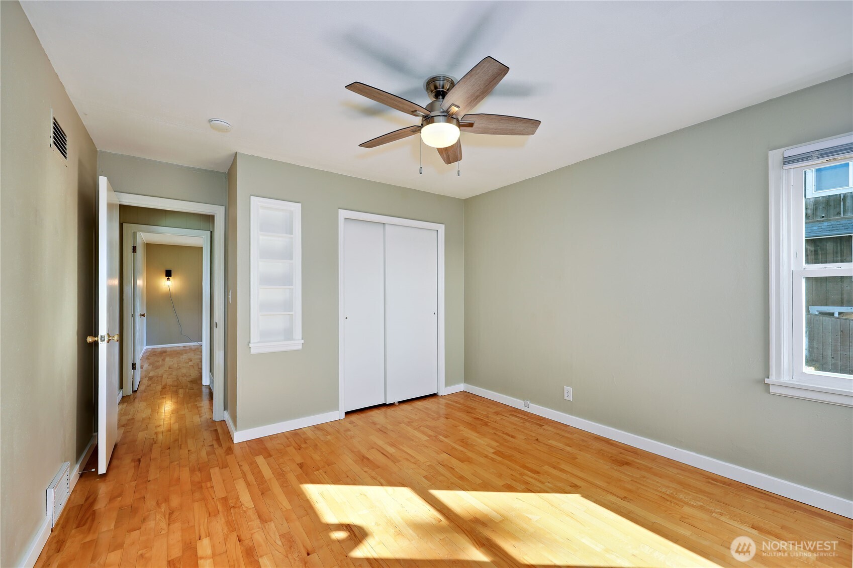 1518 Winfield Avenue Bremerton, WA 98310 - Photo 20 of 38 a bedroom with a bed and a window