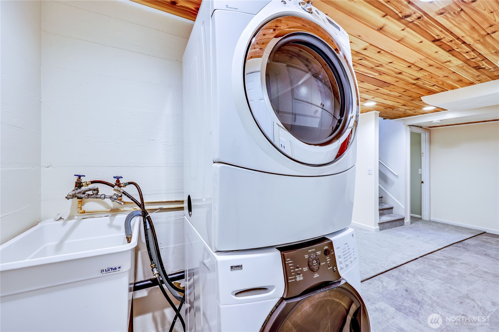 1518 Winfield Avenue Bremerton, WA 98310 - Photo 24 of 38 a utility room with dryer and washer