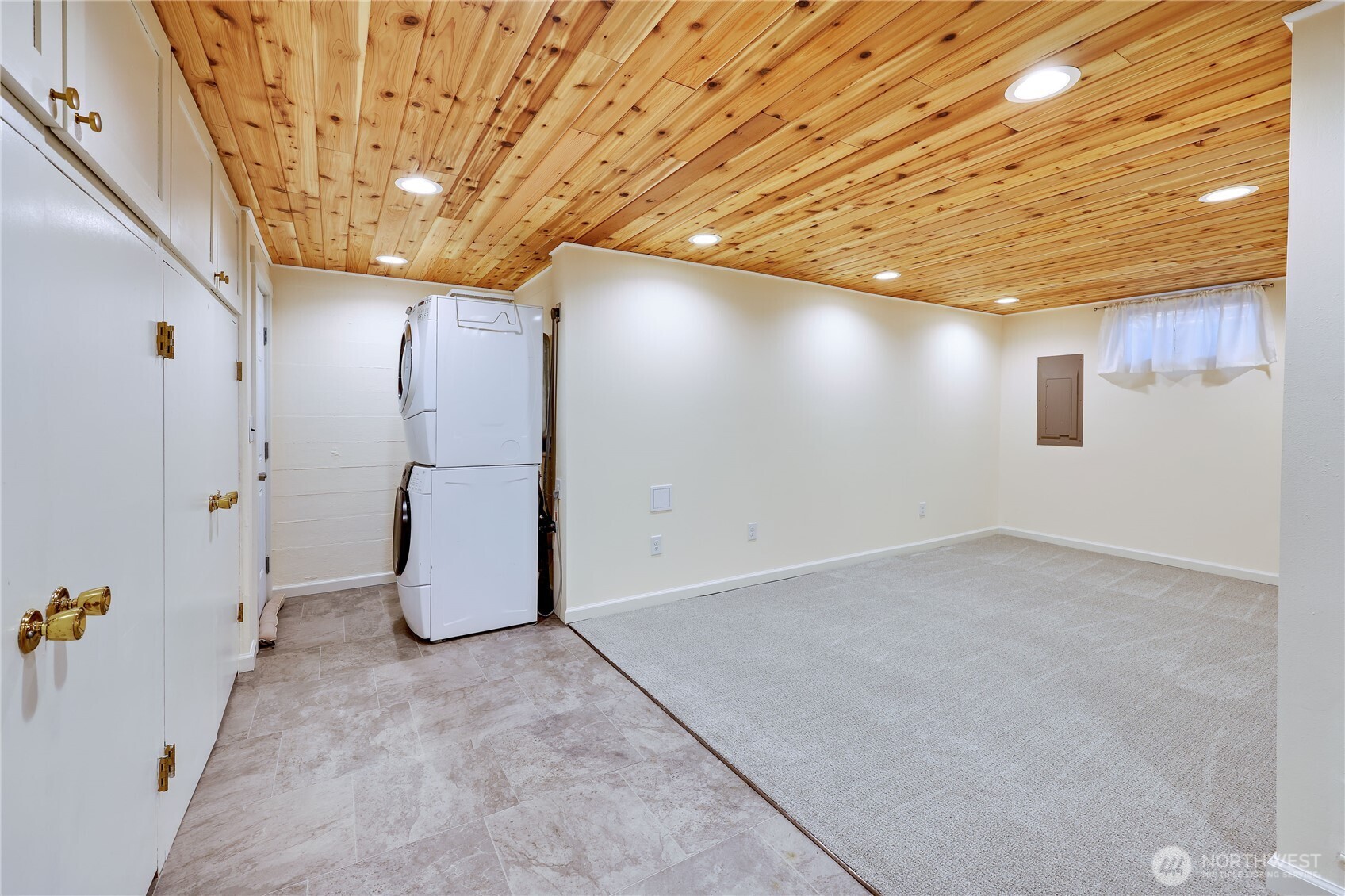 1518 Winfield Avenue Bremerton, WA 98310 - Photo 25 of 38 a view of an empty room