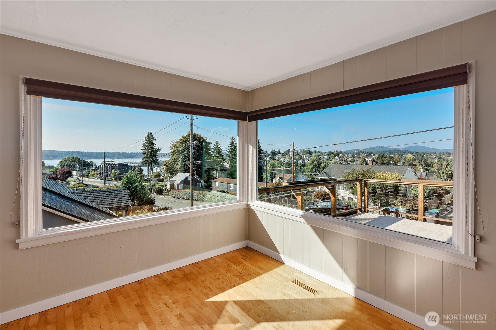 1518 Winfield Avenue Bremerton, WA 98310 - Photo 10 of 38 a view of a living room and window
