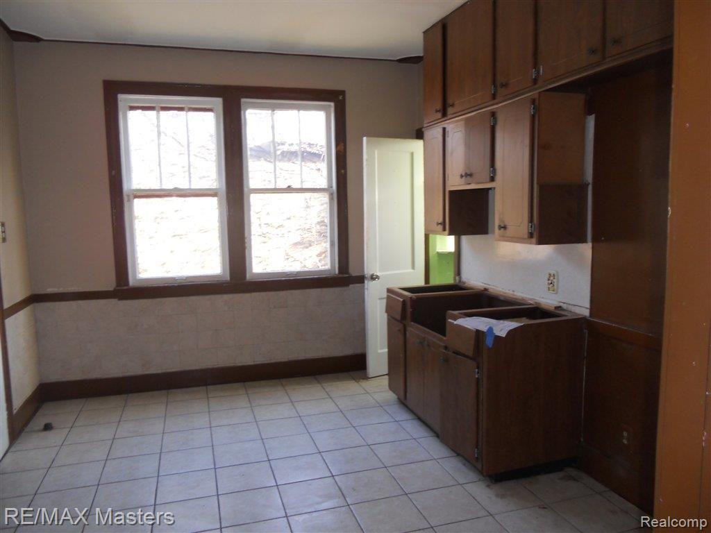 5617 Springwells Street Detroit, MI 48210 - Photo 4 of 7 sping kitchen.JPG