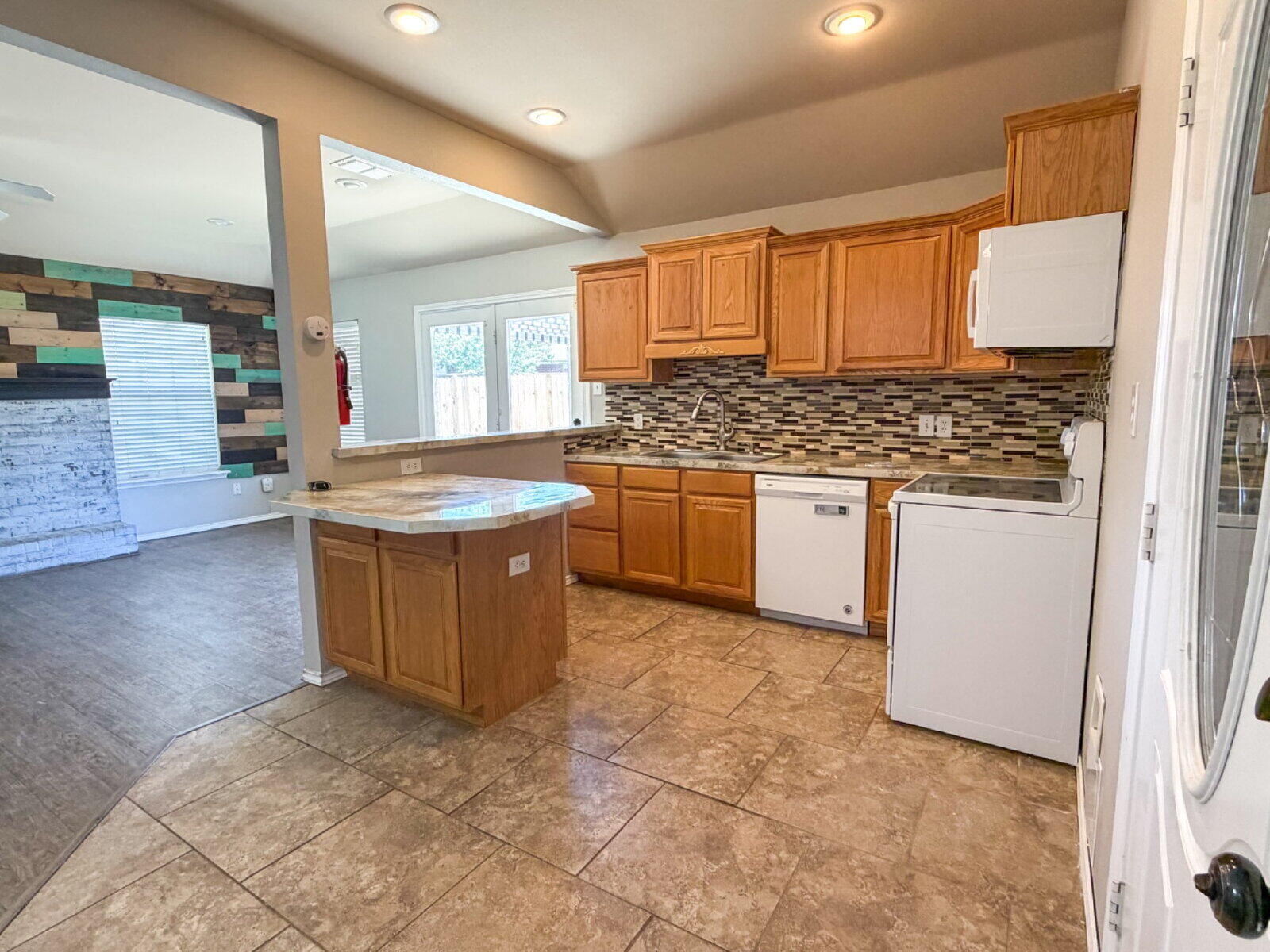 2502 106th Street Lubbock, TX 79423 - Photo 6 of 11 large (5)