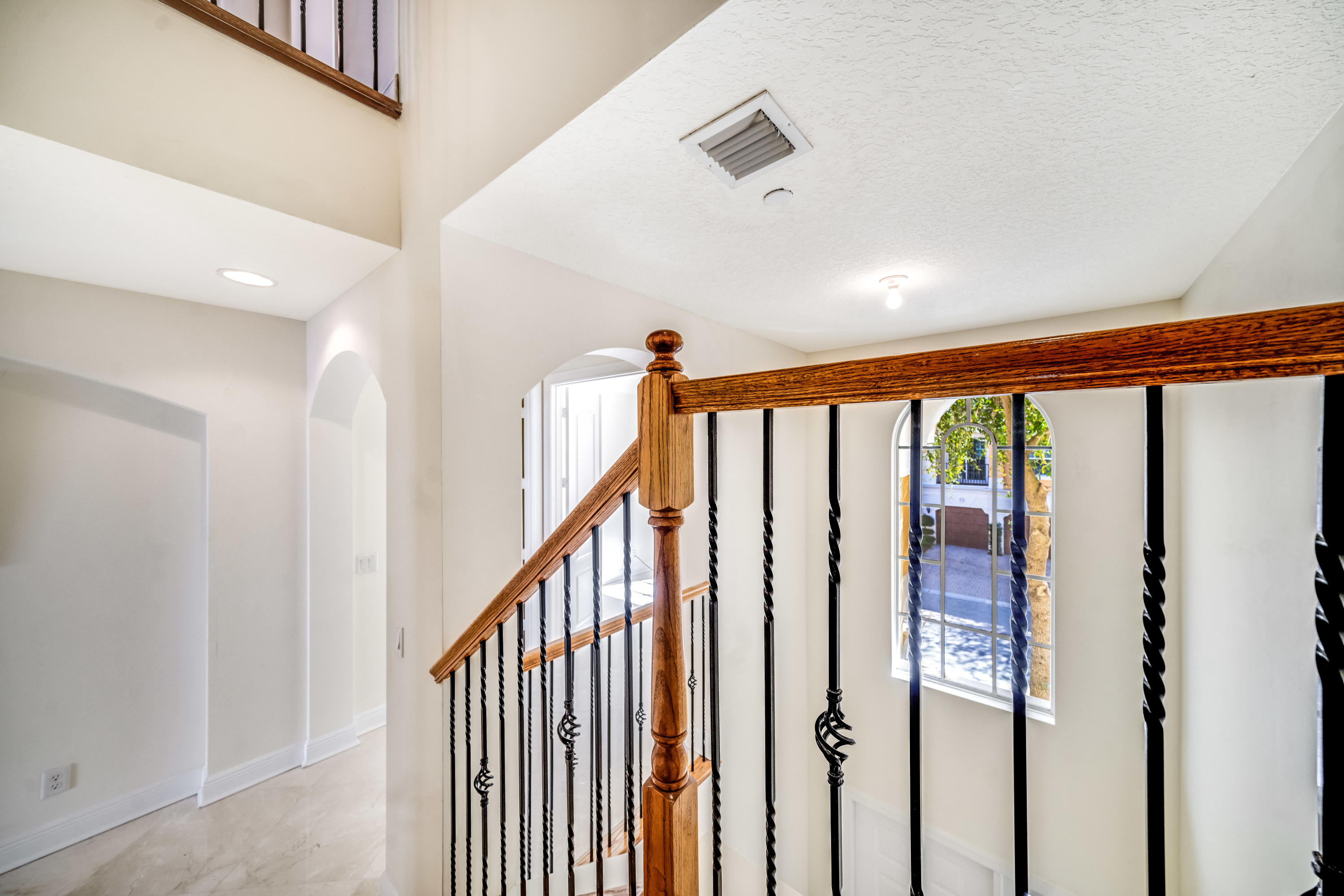 605 Northeast Francesca Lane Boca Raton, FL 33487 - Photo 33 of 53 Hall