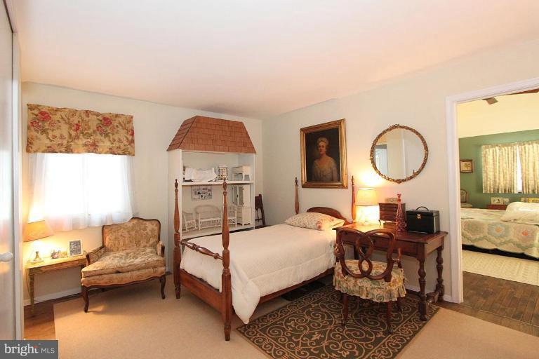 12304 St James Road Potomac, MD 20854 - Photo 22 of 28 Original master bedroo,m