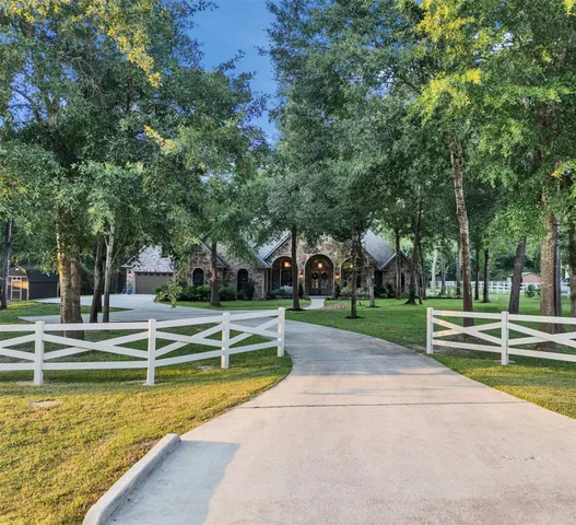 $1,295,000 | 15632 Queen Victoria Court, Montgomery, TX 77316