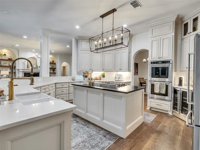 $1,295,000 | 15632 Queen Victoria Court, Montgomery, TX 77316