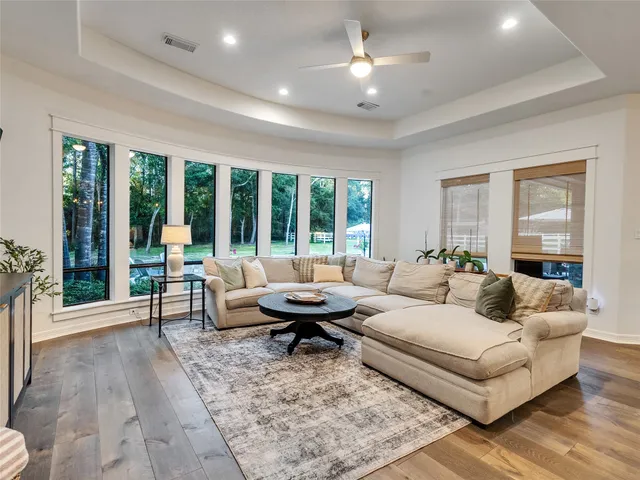 $1,295,000 | 15632 Queen Victoria Court, Montgomery, TX 77316