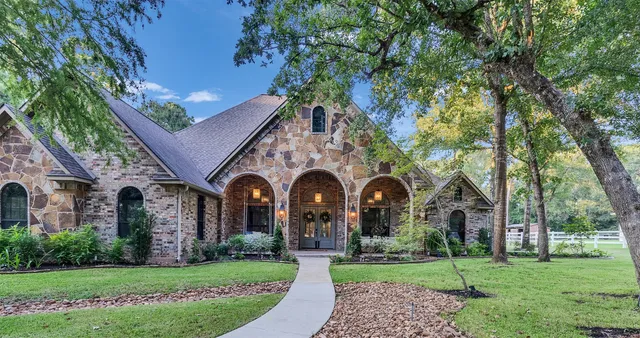 $1,295,000 | 15632 Queen Victoria Court, Montgomery, TX 77316