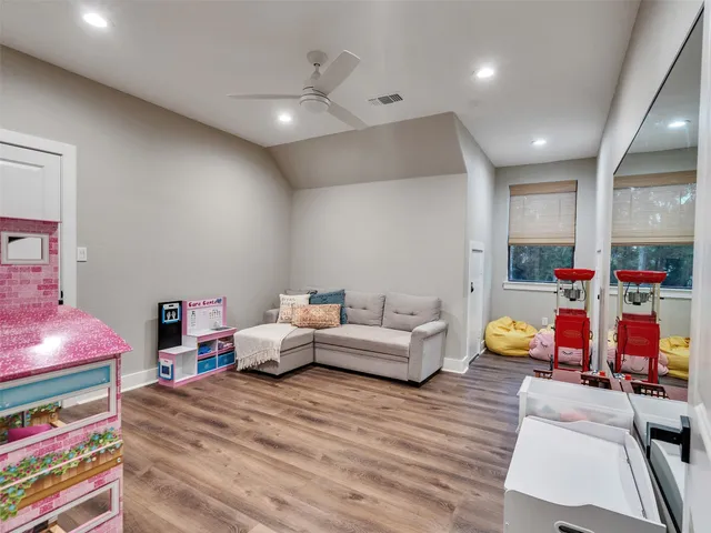 $1,295,000 | 15632 Queen Victoria Court, Montgomery, TX 77316