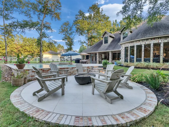 $1,295,000 | 15632 Queen Victoria Court, Montgomery, TX 77316