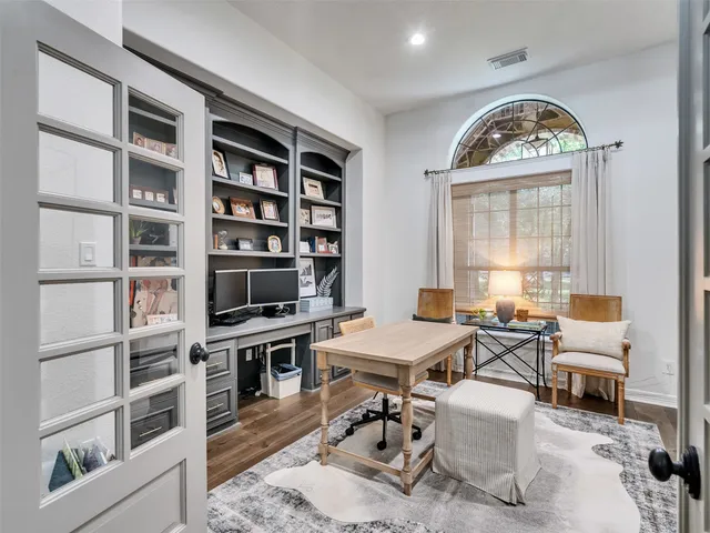 $1,295,000 | 15632 Queen Victoria Court, Montgomery, TX 77316