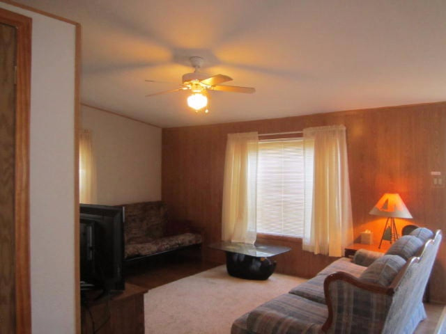 17435 Foster Road Wellston, MI 49689 - Photo 5 of 43 Living Room