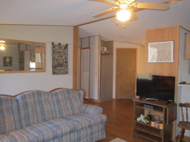 17435 Foster Road Wellston, MI 49689 - Photo 6 of 43 Living Room