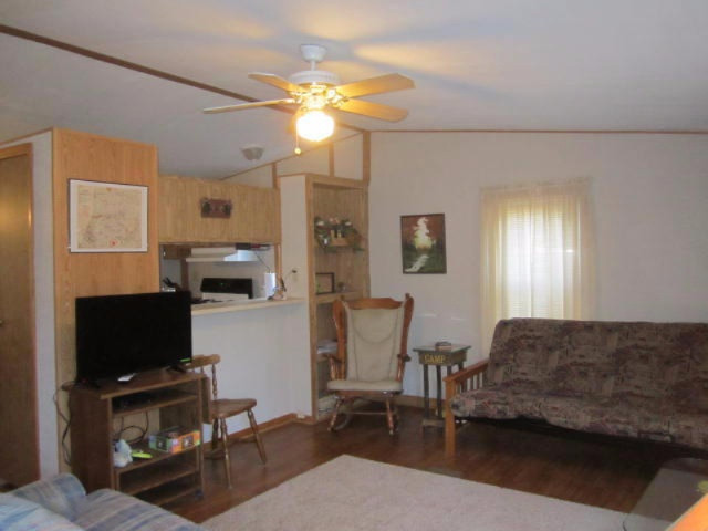 17435 Foster Road Wellston, MI 49689 - Photo 7 of 43 Living Room