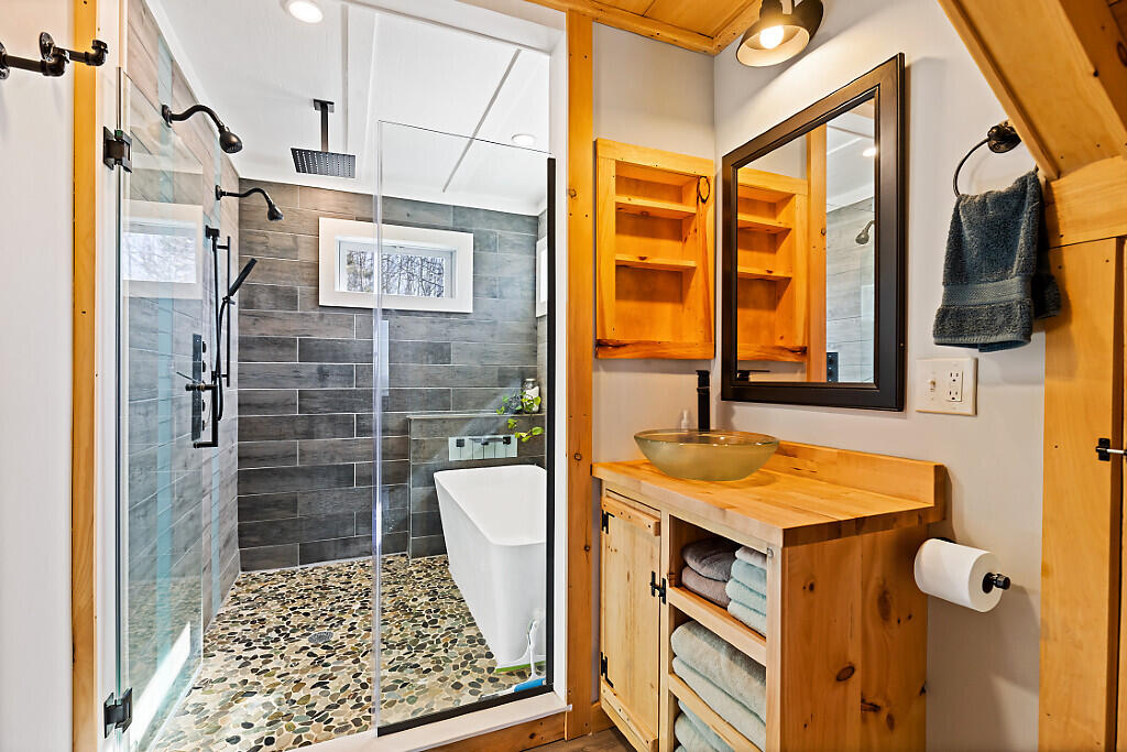 30 Lake View Drive New Sharon, ME 04955 - Photo 27 of 90 70_BP5A6925_DxO_mls